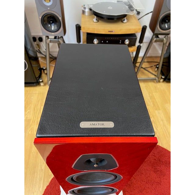 Lumina V Amator Gloss Red USED but as new 6 months old ( trade in)
