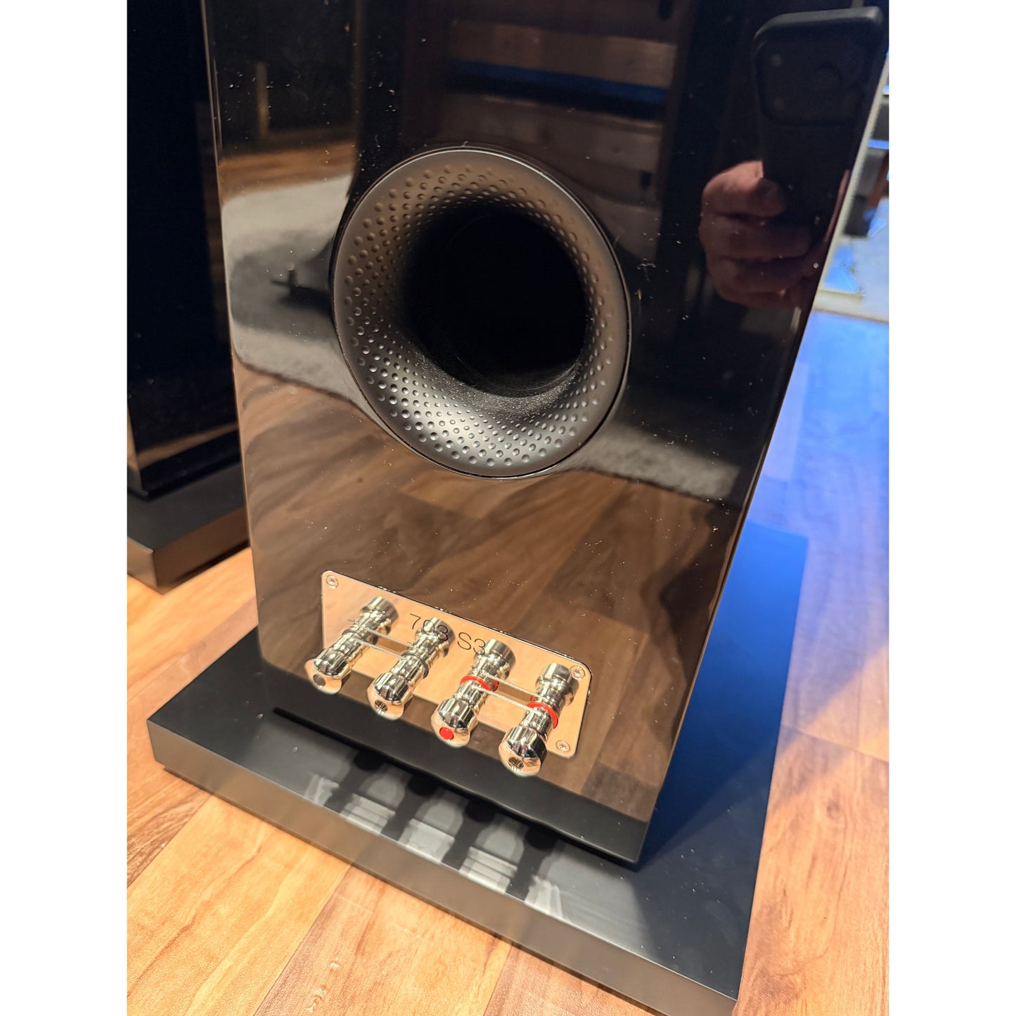 B&W 703 S3 Floorstanders (USED)