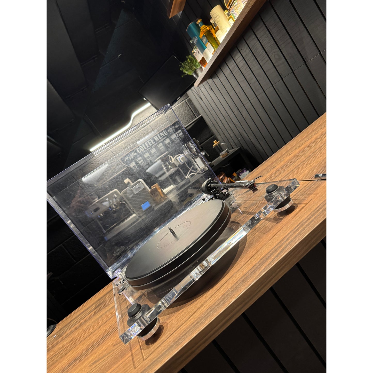 Pro-Ject 2 Xperience Acrylic Turntable (USED)