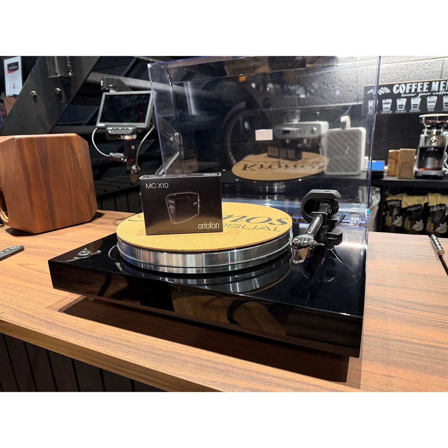 Pro-Ject Xtension 9 Turntable - Gloss Black(USED)