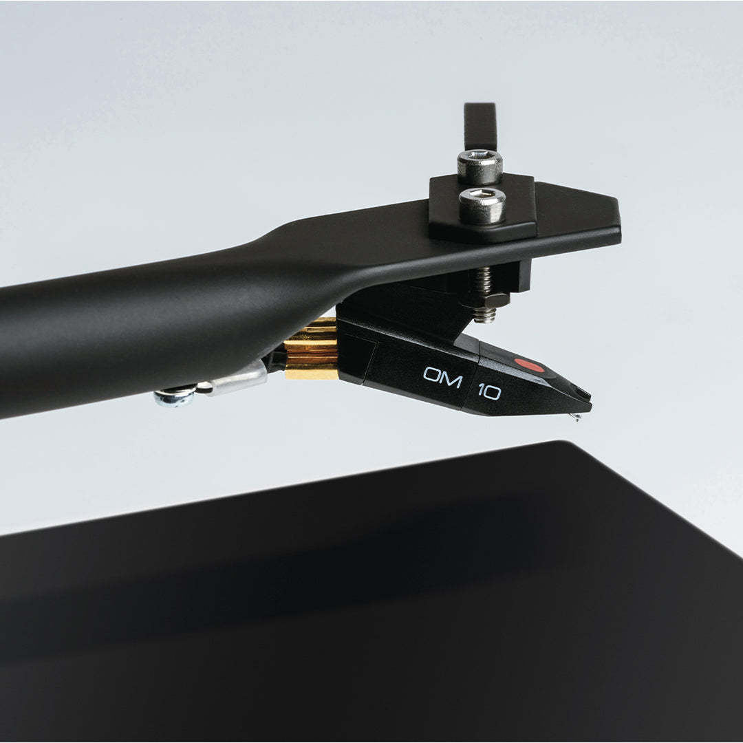 Pro-Ject 75th Anniversary Peanuts Turntable