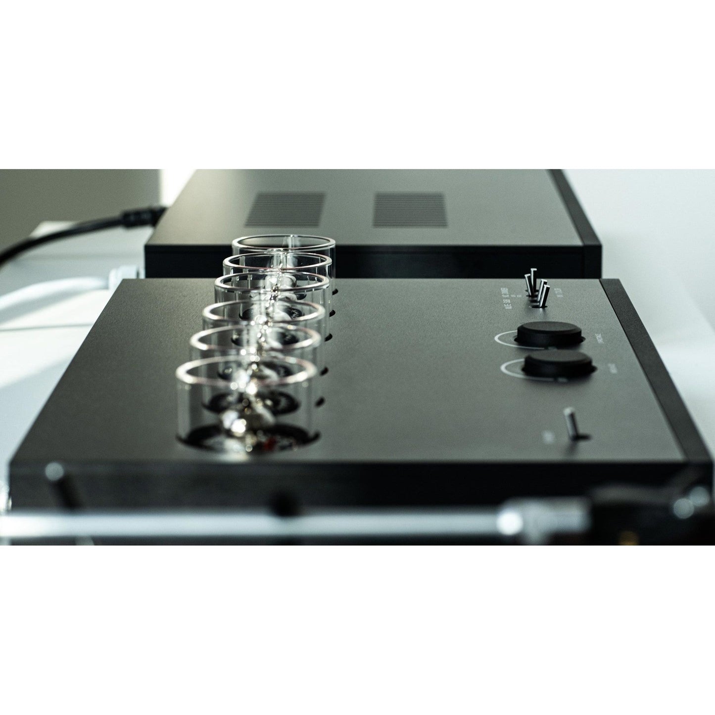 EAT E-GLO II Valve Phono Stage