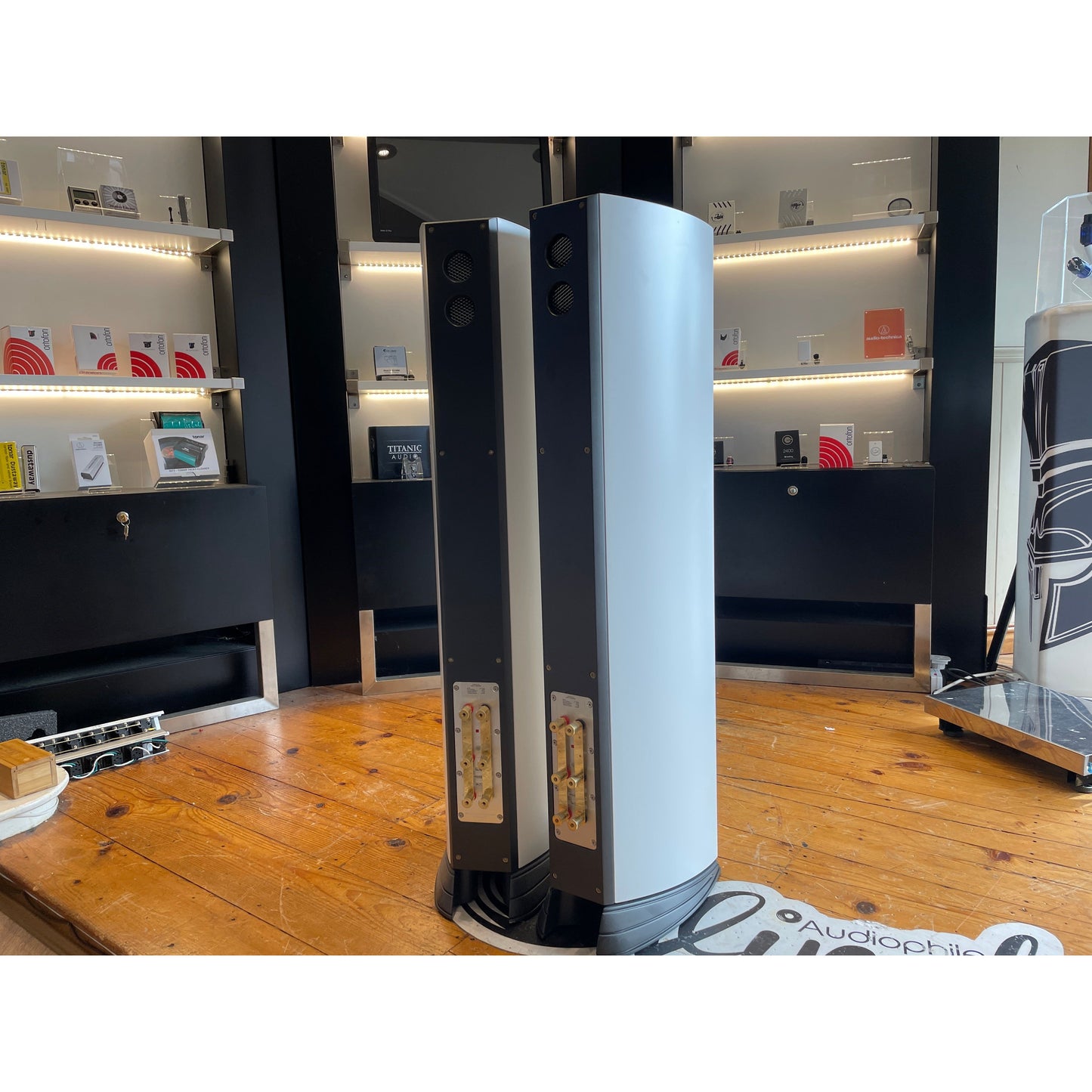 Audiovector SR3 Super Loudspeakers (USED)