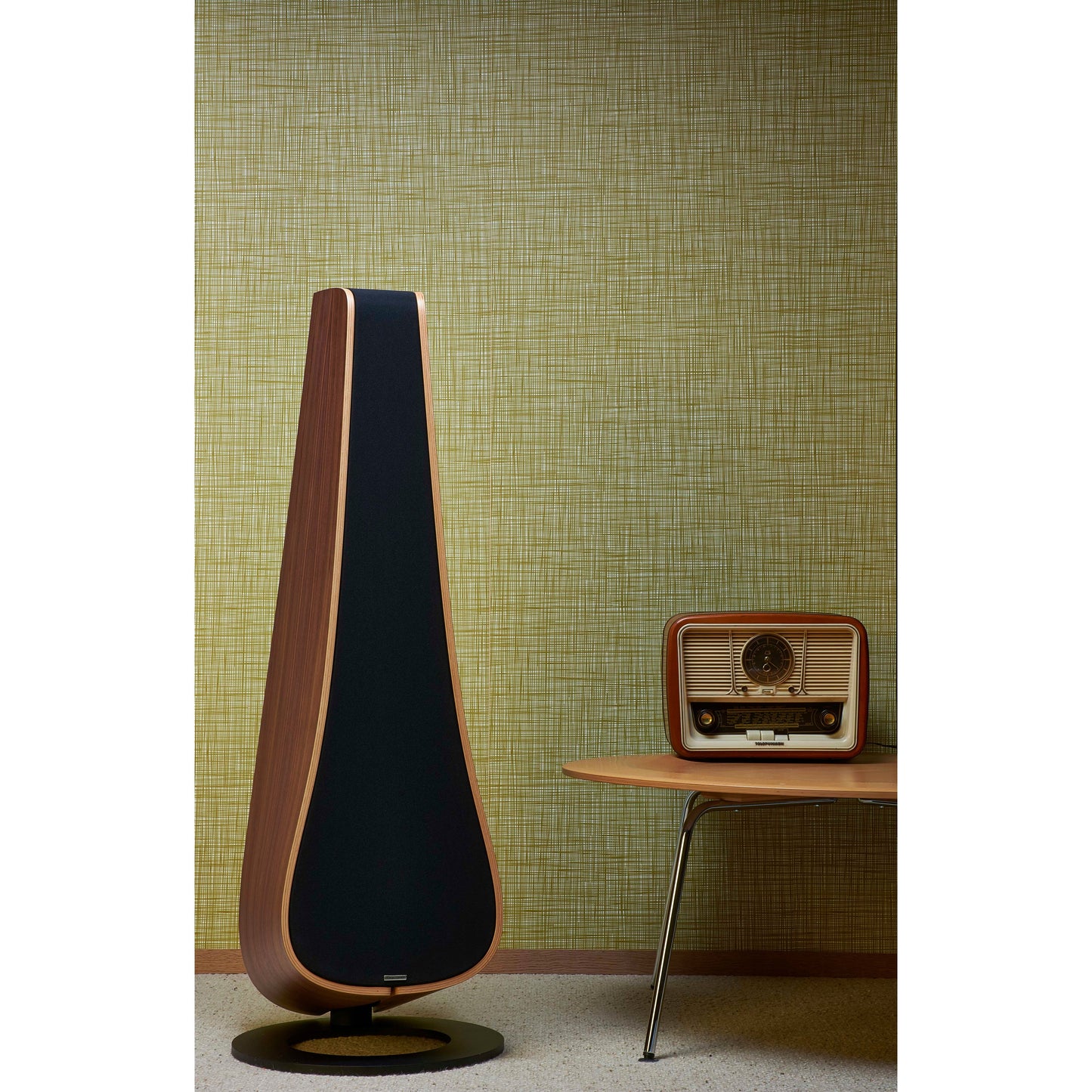 Davone Solo Floorstanders