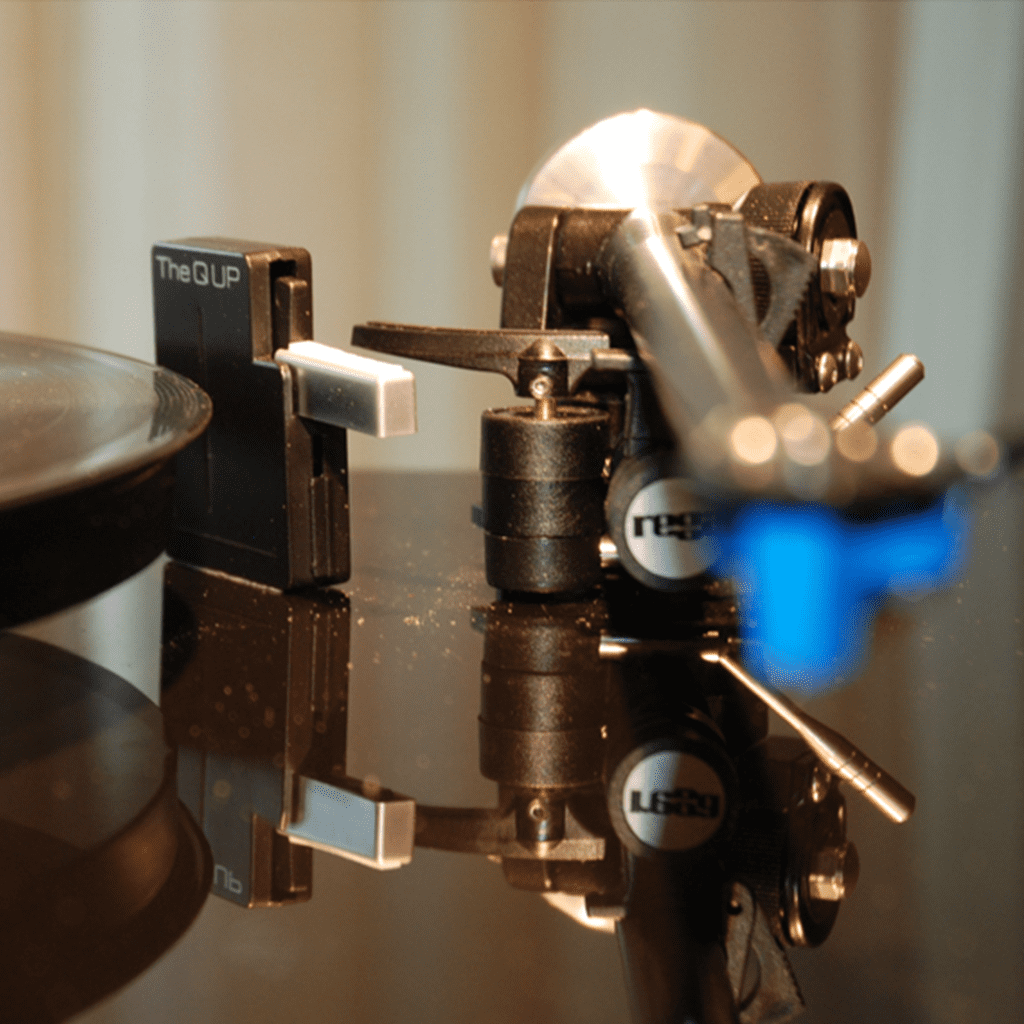 The Q UP Automatic Tonearm Lifter