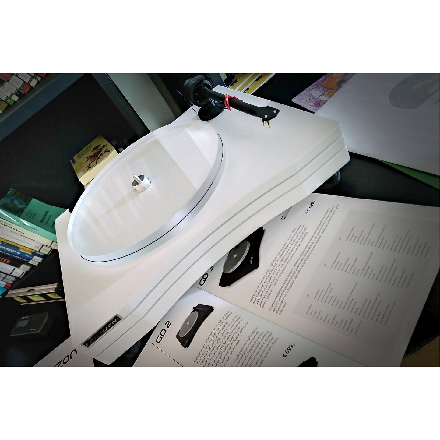 New Horizon GD3 Turntable