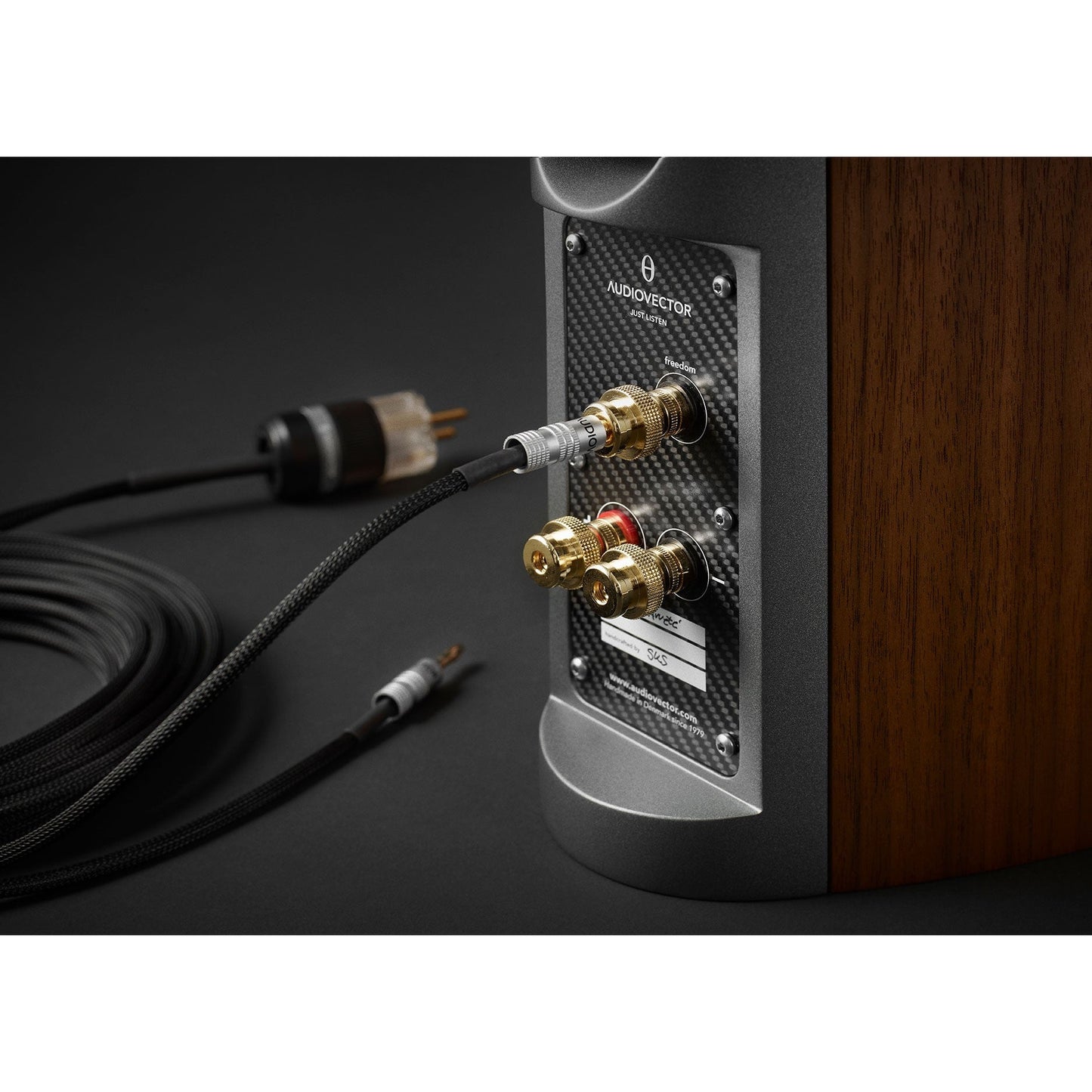 Audiovector Freedom Grounding Cables - R Series Arrete