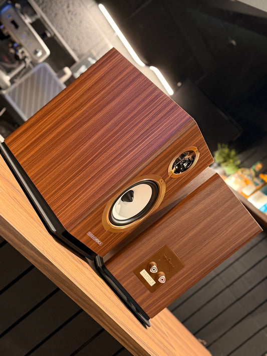 TRIANGLE Solstice 3 Review: Is This £999 Bookshelf Speaker Worth the Hype? - Video Review