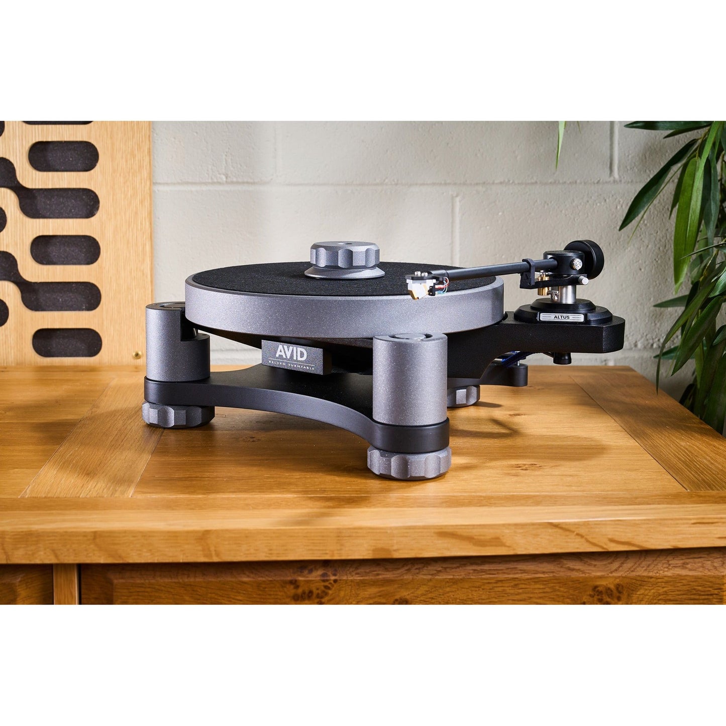 Avid Relveo Turntable
