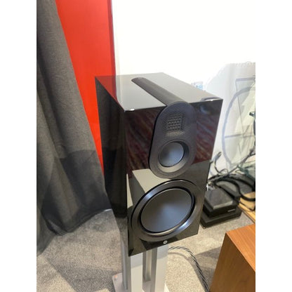 Monitor Audio Gold 100 6G Bookshelf Speaker in Gloss BLK with Matching Stands (USED)