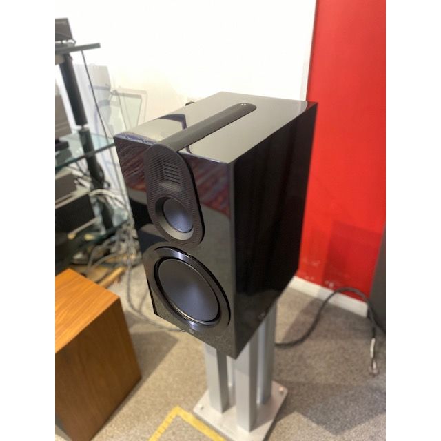 Monitor Audio Gold 100 6G Bookshelf Speaker in Gloss BLK with Matching Stands (USED)