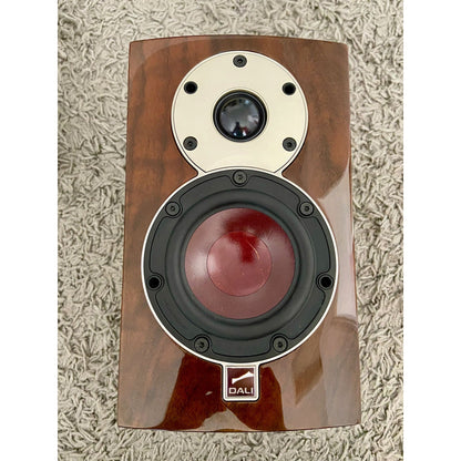 DALI Menuet SE bookshelf Speaker in stunning gloss walnut. TRADE IN-NEAR MINT.