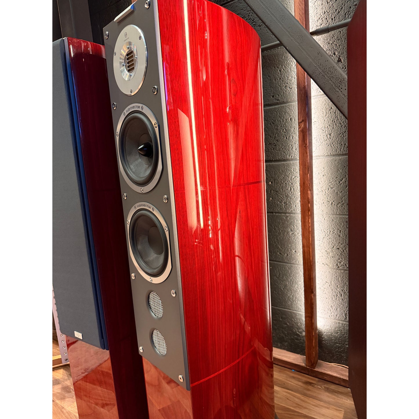 Audiovector SR6 Avantgarde Loudspeakers - Gloss Rosewood (USED)