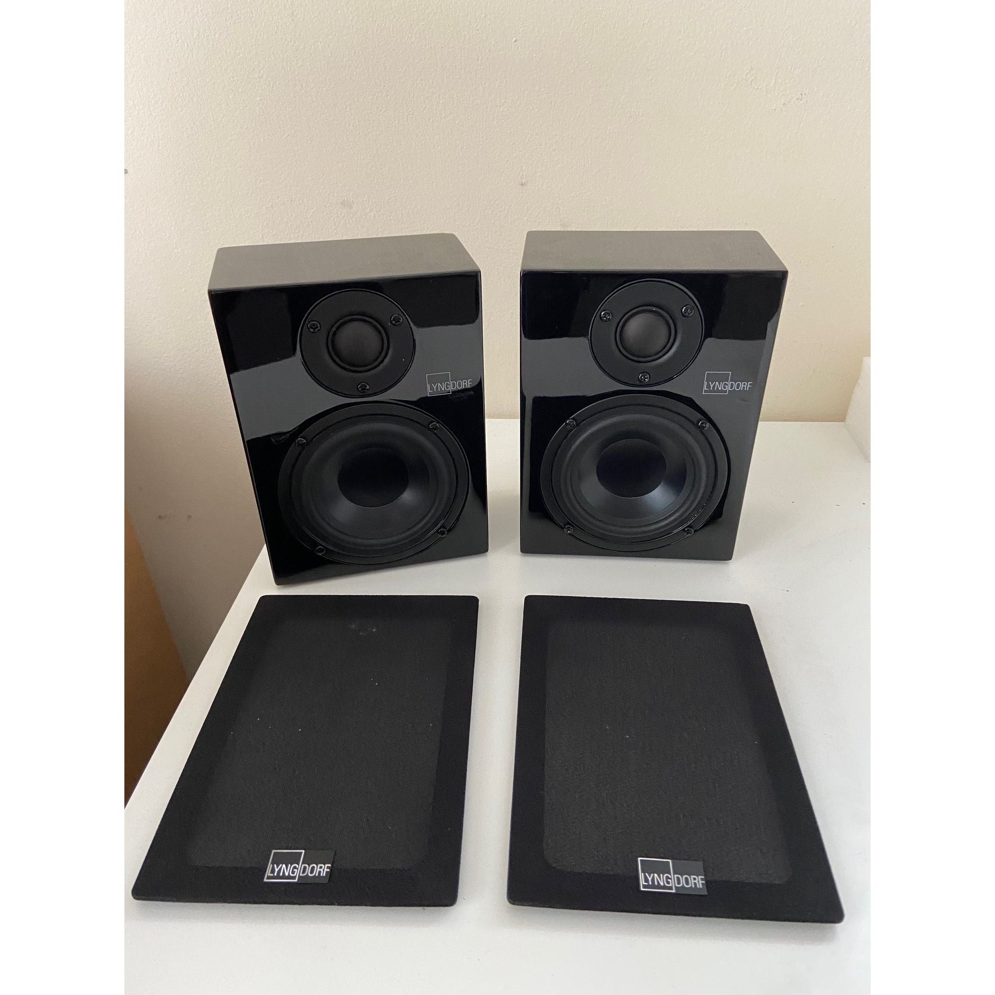 Lyngdorf MH-3 gloss black (boxed used)