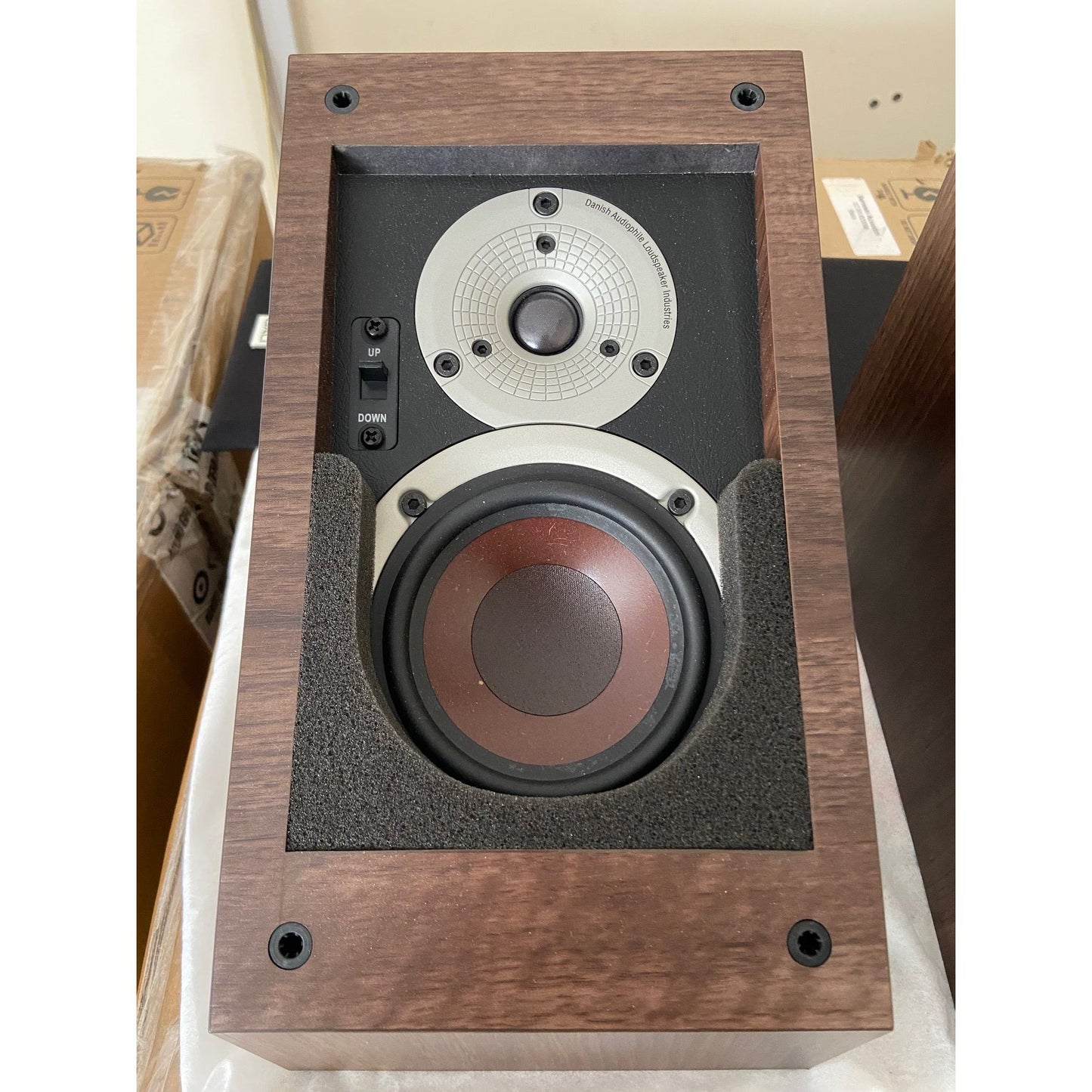 Dali Atleco C1 Walnut (used) near mint pair