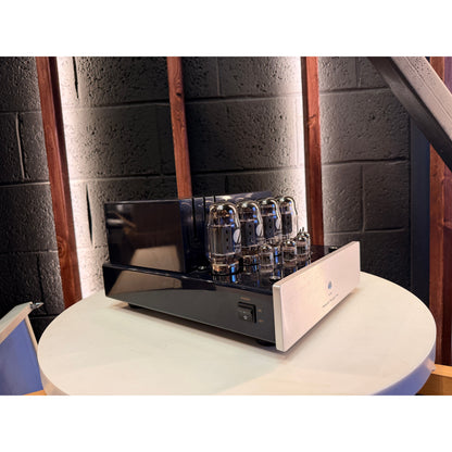 Primaluna ProLogue Five Valve Power Amplifier (USED)