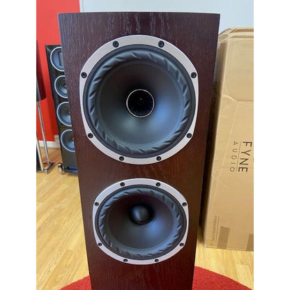 Fyne Audio F501 in stunning real walnut wood veneer (used) Boxed