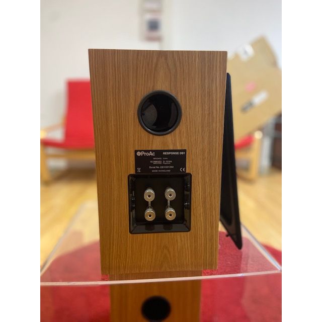 ProAc Response DB1 Speakers Natural Oak,. Standmount Bookshelf speaker. used, but great condition