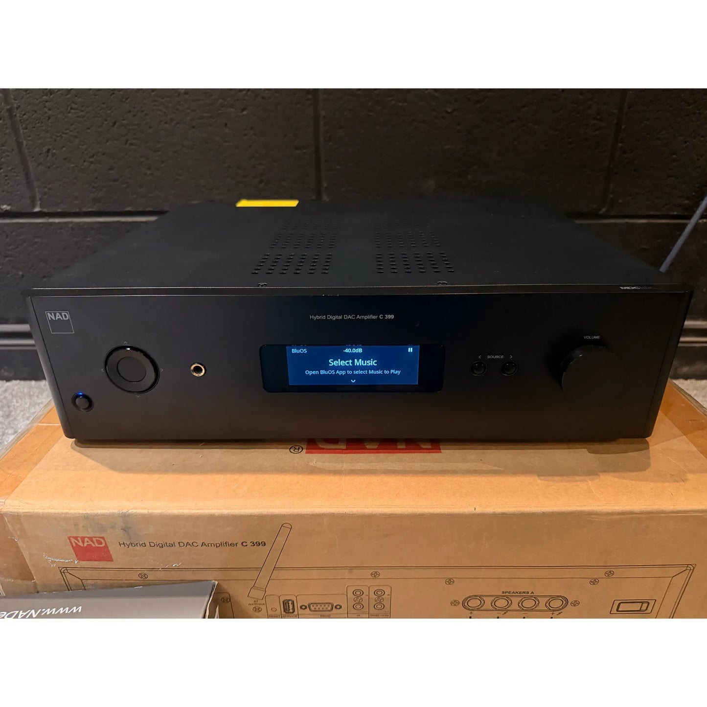 NAD C399 Integrated Amplifier with MCD2 Streaming module (USED)