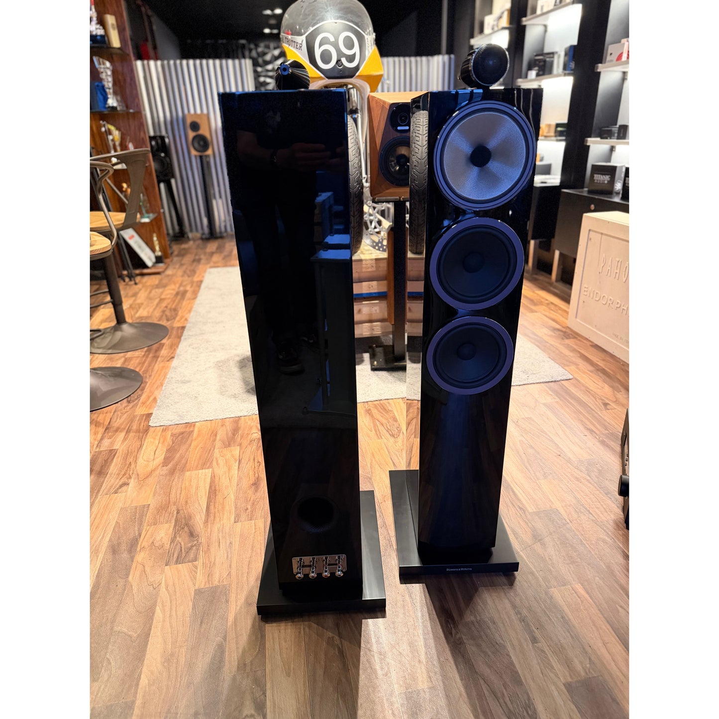 B&W 703 S3 Floorstanders (USED)