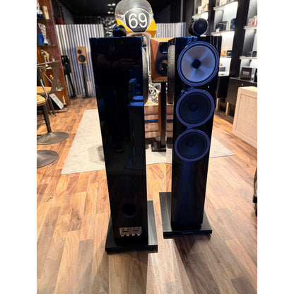 B&W 703 S3 Floorstanders (USED)