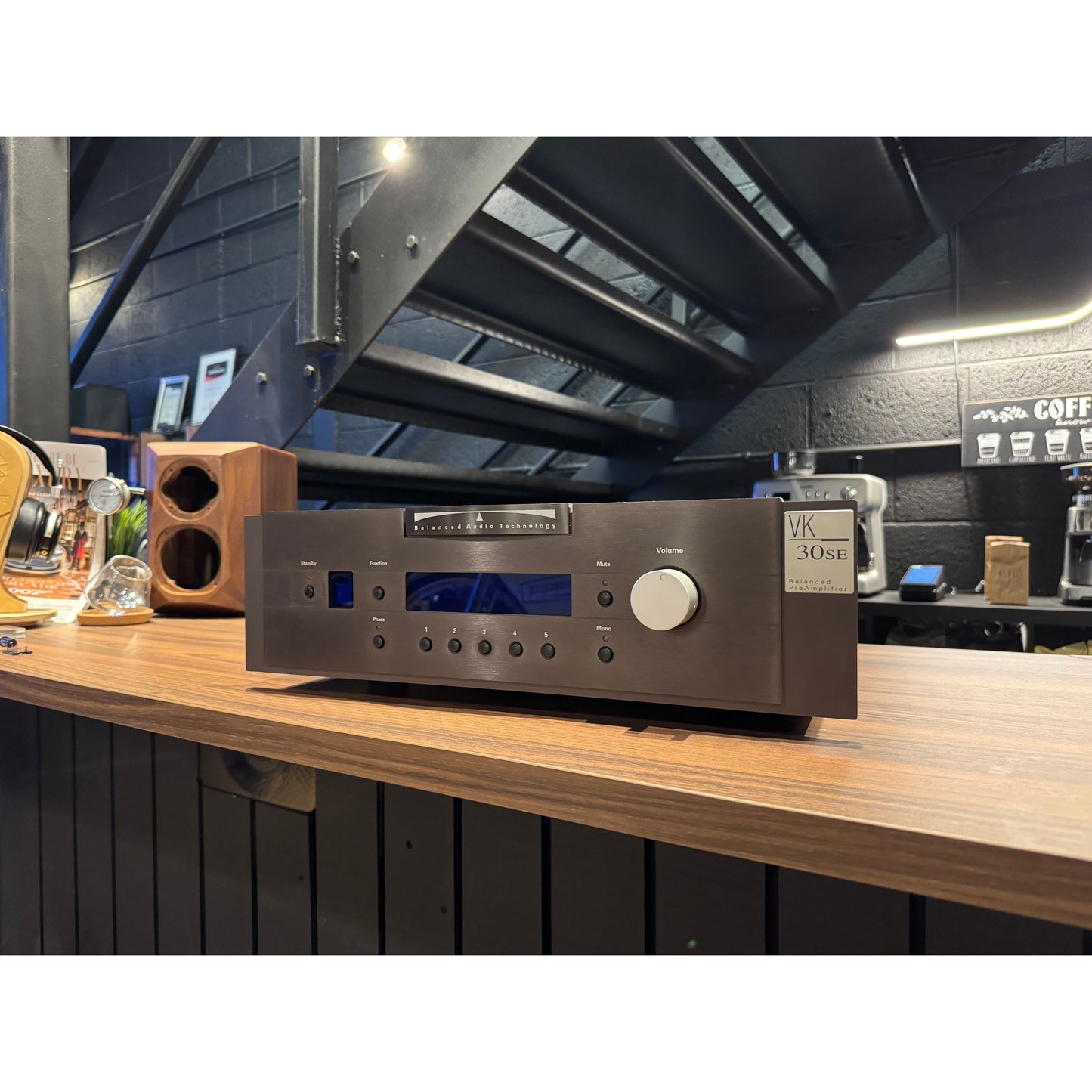 BAT 30 SE Valve Pre Amplifier (USED)