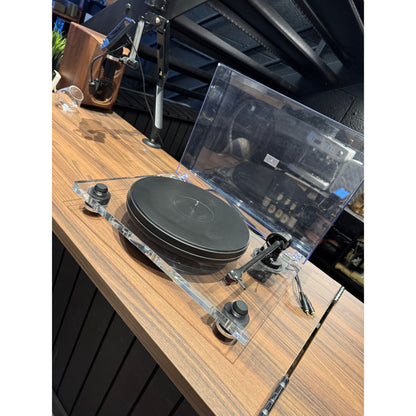 Pro-Ject 2 Xperience Acrylic Turntable (USED)