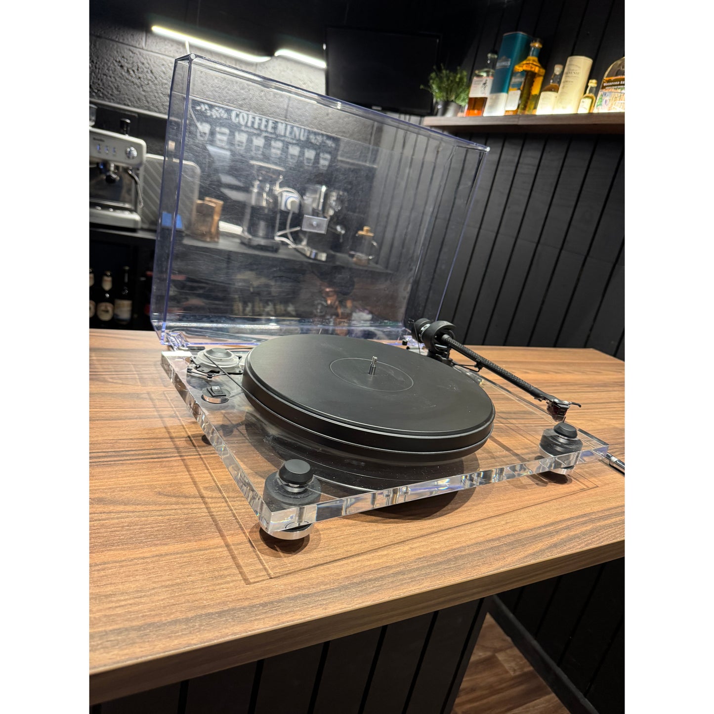 Pro-Ject 2 Xperience Acrylic Turntable (USED)