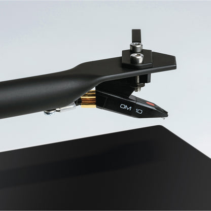 Pro-Ject 75th Anniversary Peanuts Turntable