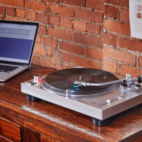 Audio Technica AT-120XBT-USB Bluetooth Turntable