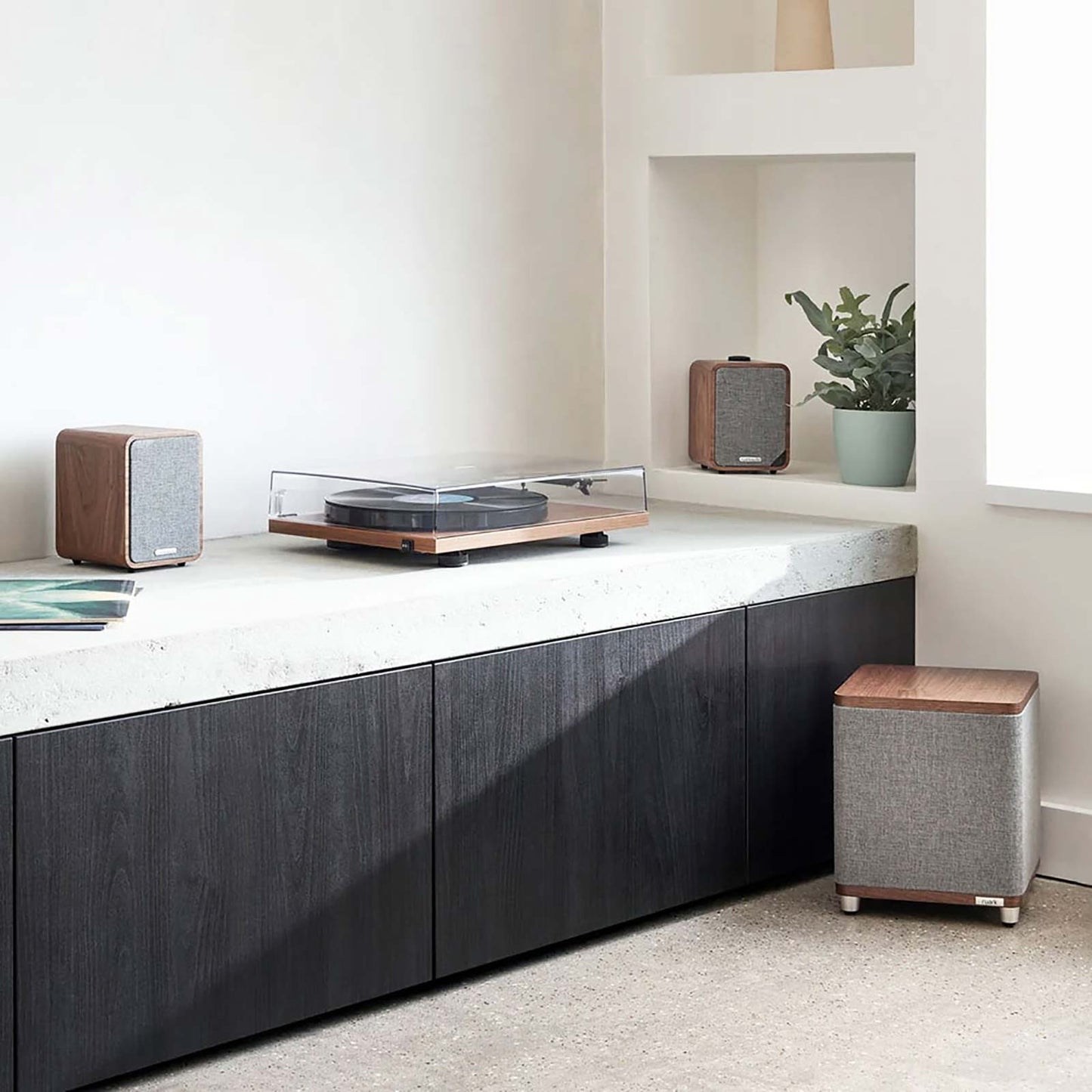 Ruark Audio MR1 MKIII + RS1 Subwoofer Bundle