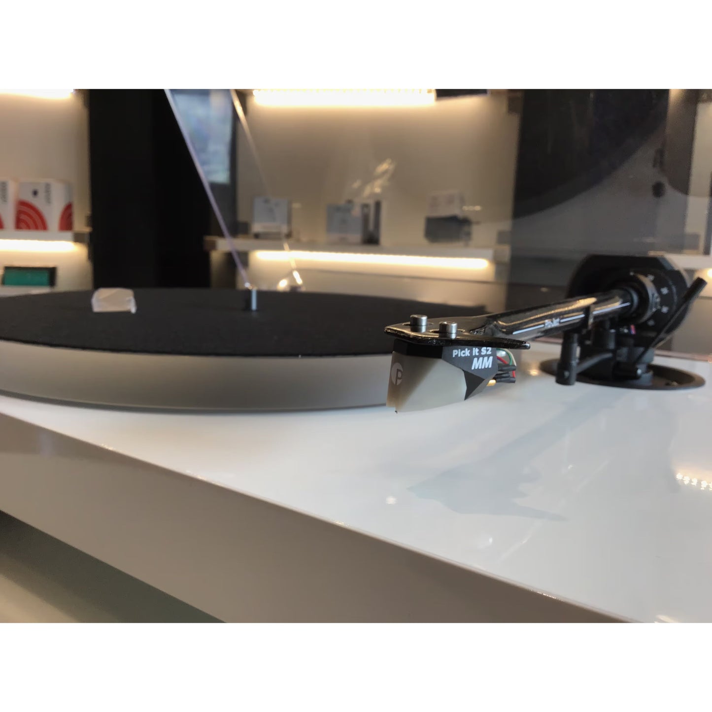 Pro-Ject X1 Turntable - Gloss White - Ex Demo