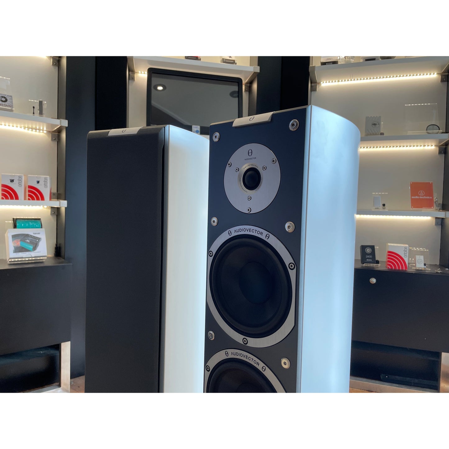 Audiovector SR3 SIG Loudspeakers: Used: Boxed: Stunning Condition.