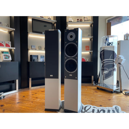 Audiovector SR3 SIG Loudspeakers: Used: Boxed: Stunning Condition.