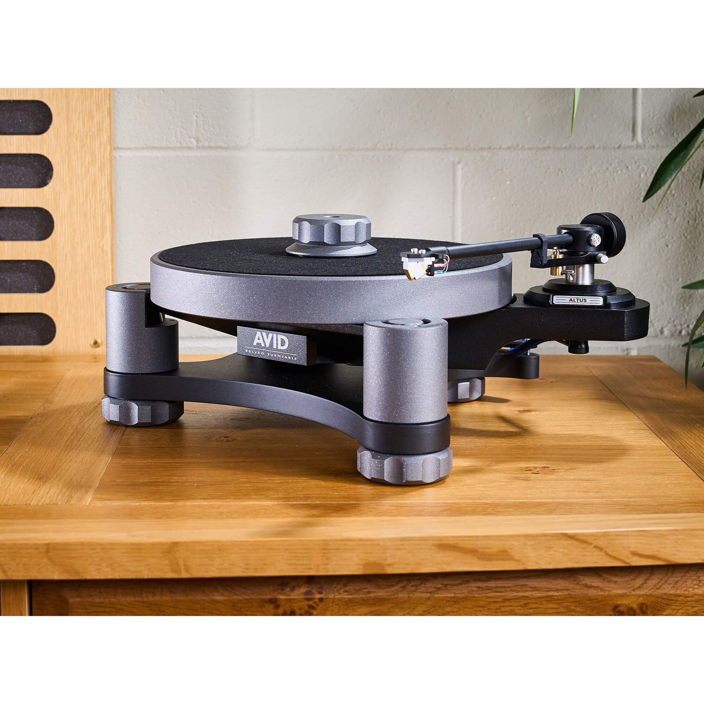 Avid Relveo Turntable