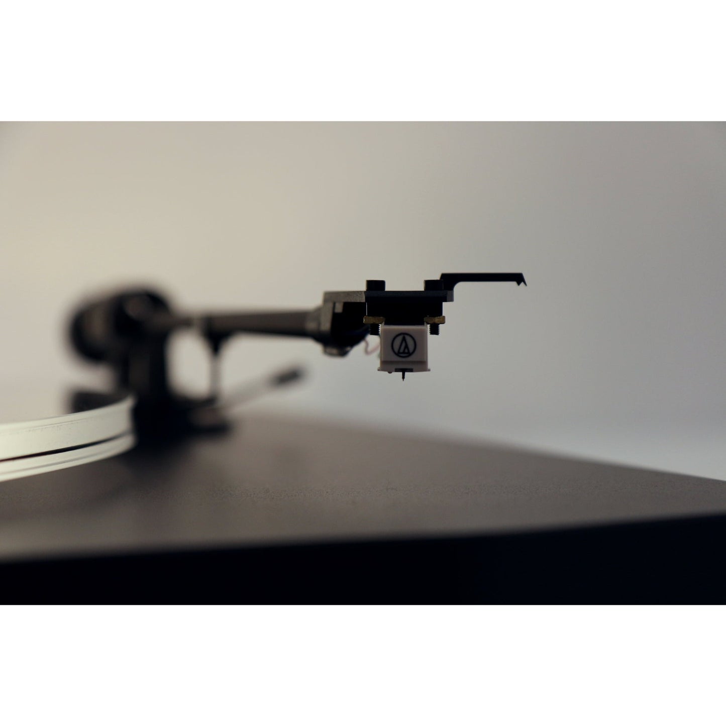 New Horizon 101 Turntable