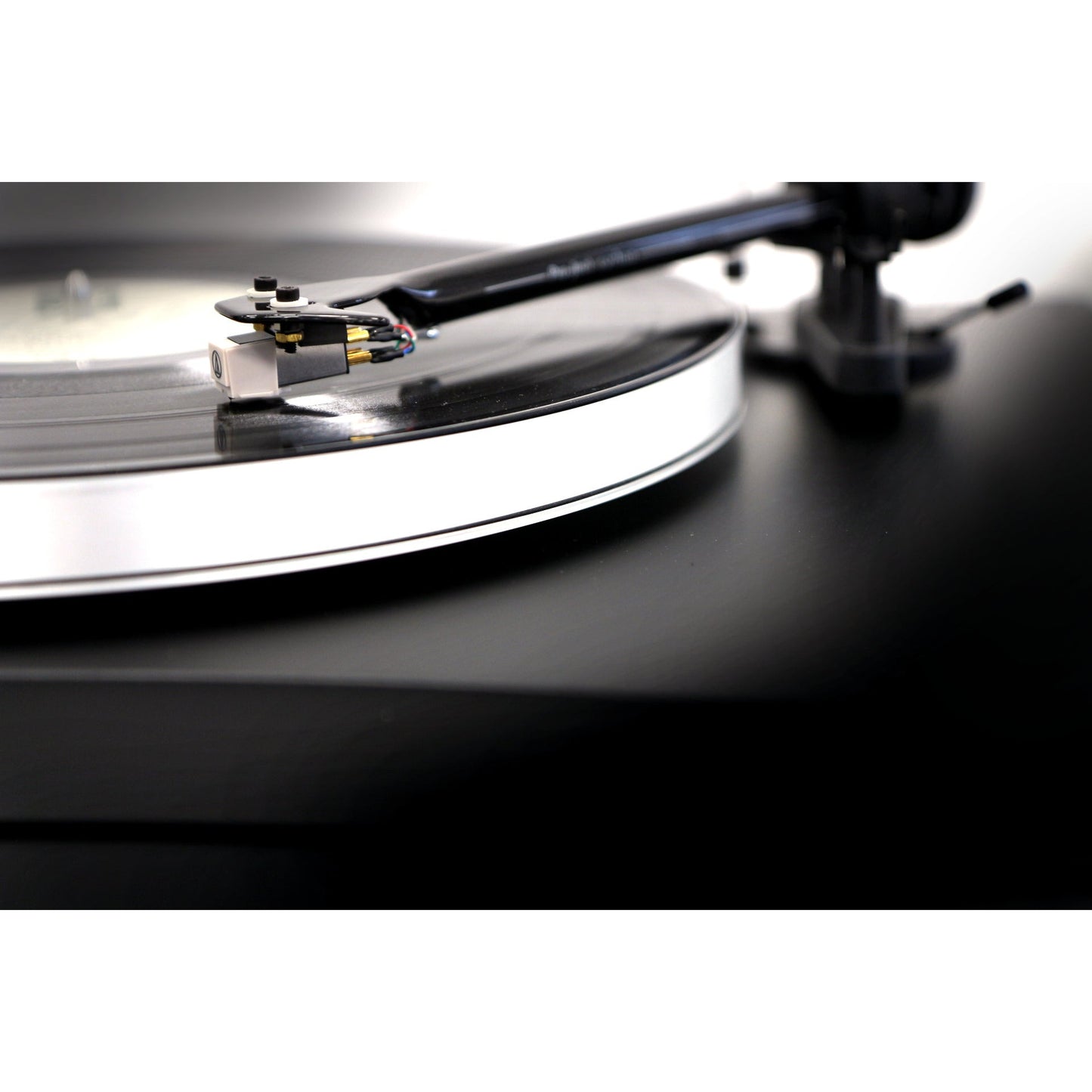 New Horizon 202 Turntable