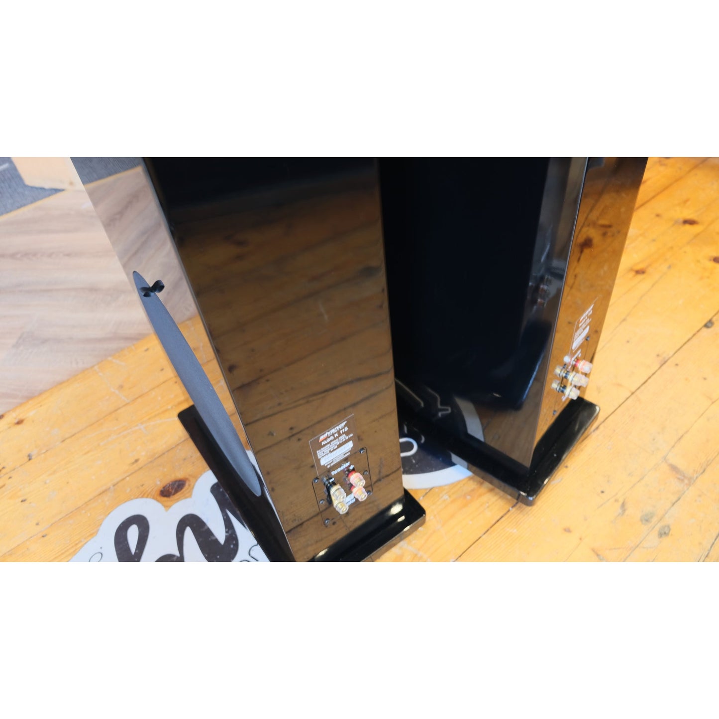 Advance Paris Kubik K11S Loudspeakers: Used: Boxed: Piano Black: As new condition.