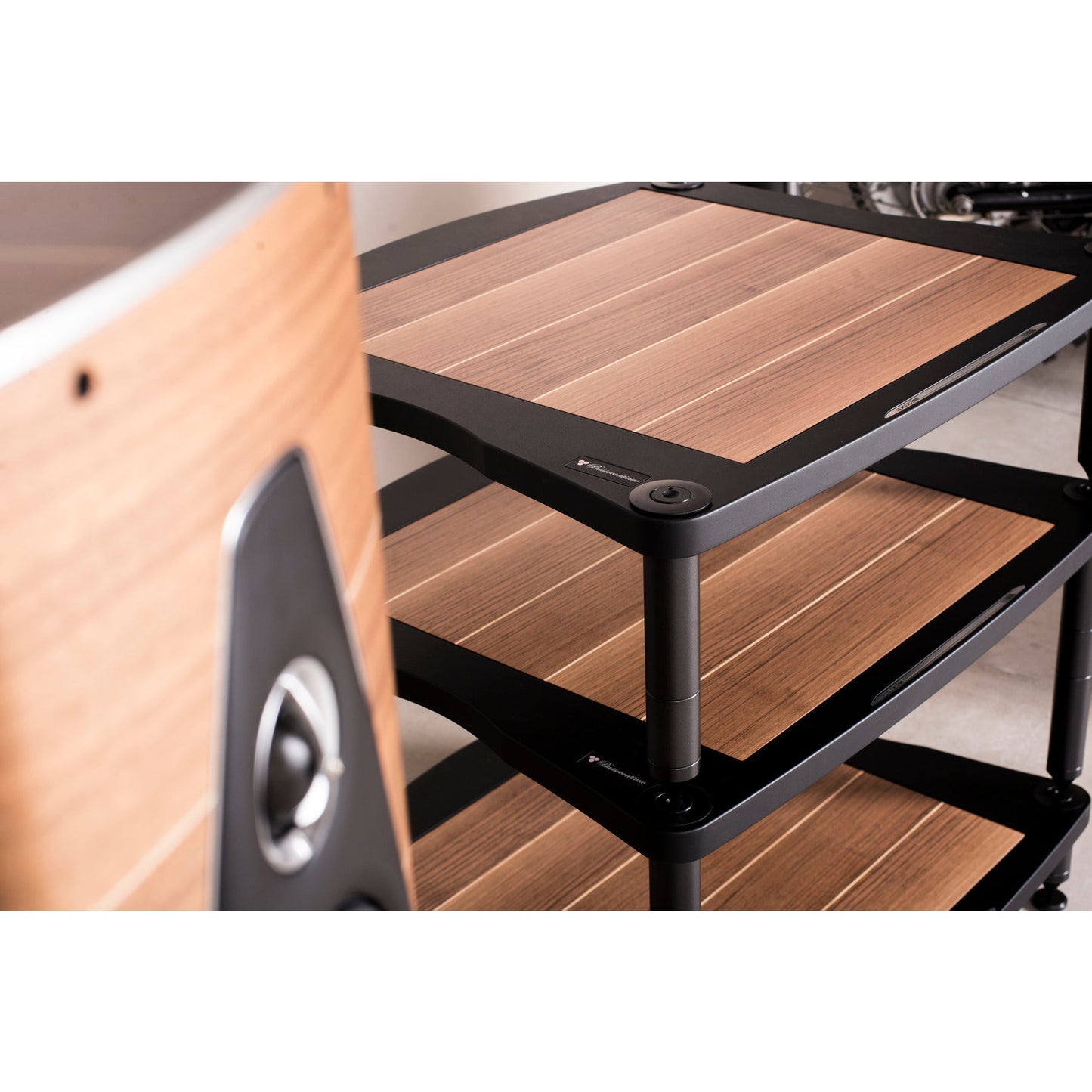 Bassocontinuo Lyra 2.1 Isostatic Audio Rack