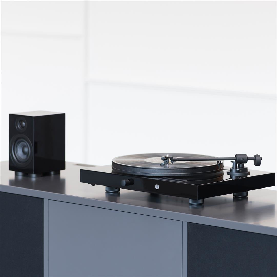 Pro-Ject Juke Box E Premium All In One Turntable - Kronos AV