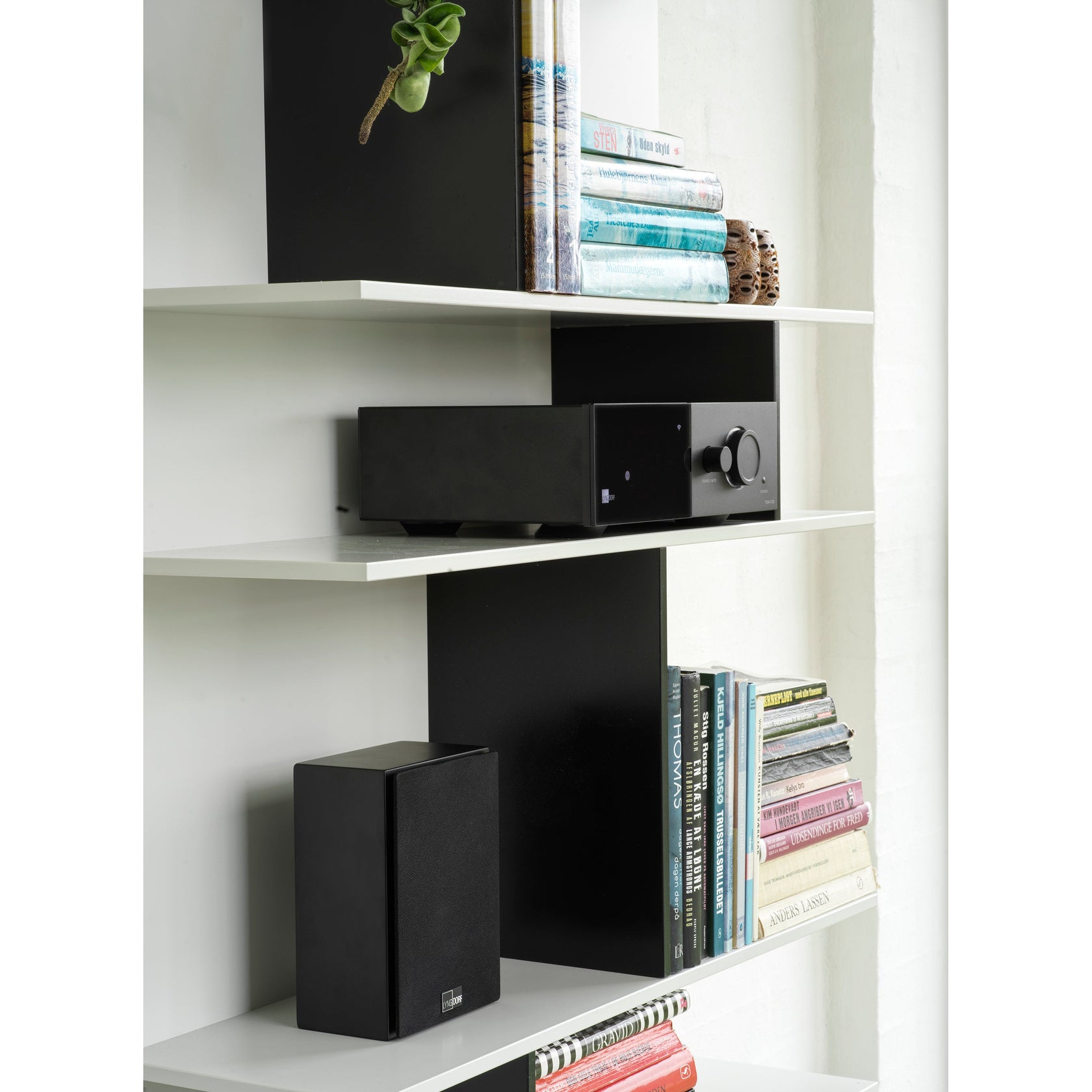 Lyngdorf TDAi1120 Integrated Amplifier with room correction Kronos AV